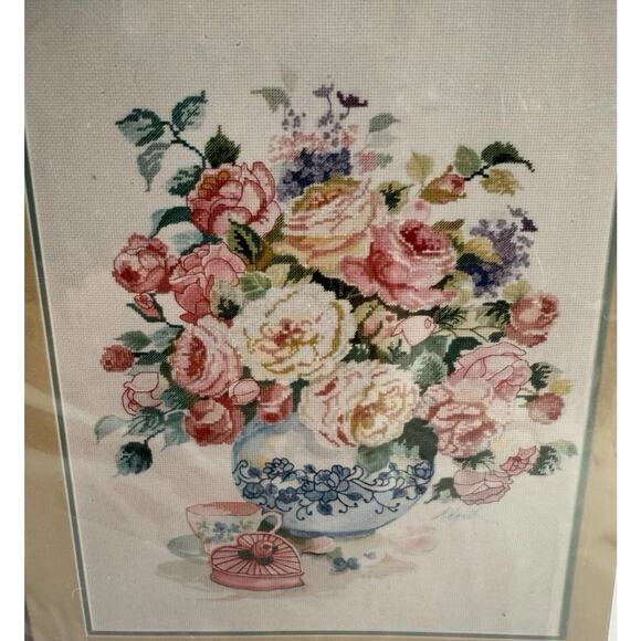 Candamar Designs Cross Stitch Kit SHIMMERING BOUTIQUE 51078 - Picture 2 of 4